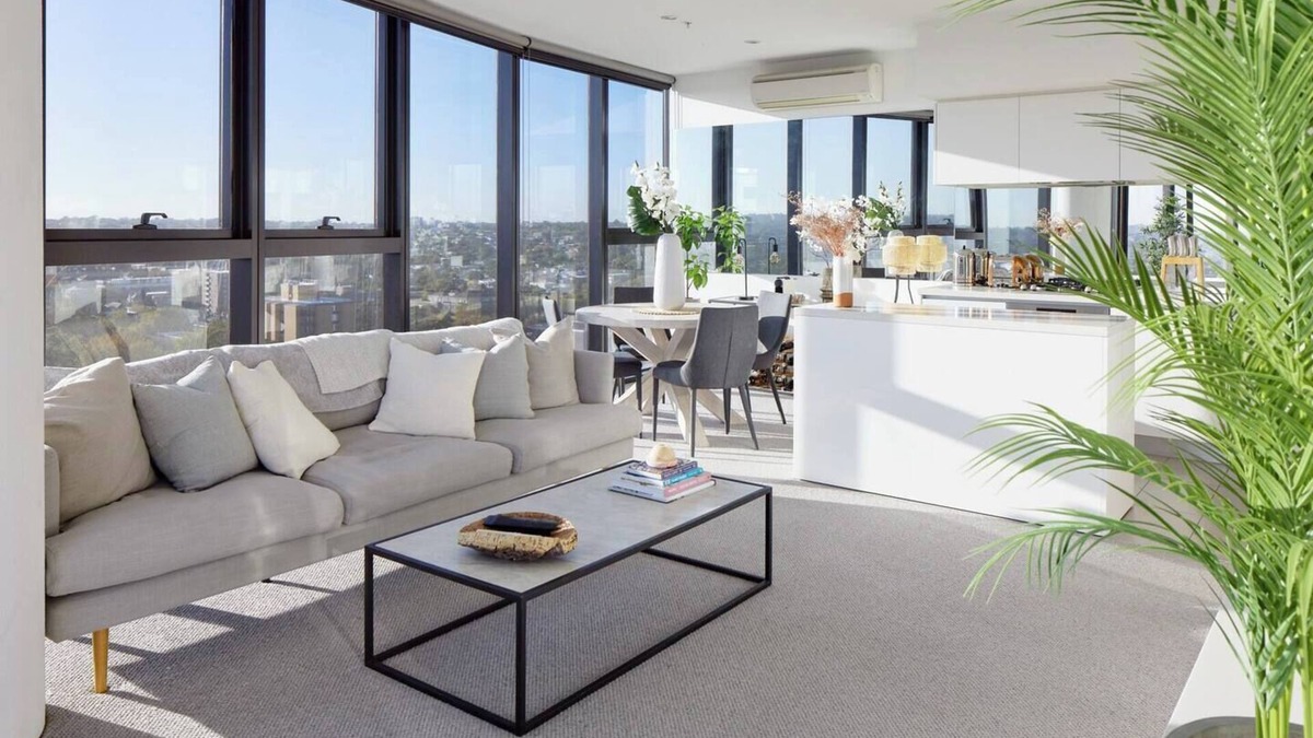 South Yarra Apartment | Panoramic Elegance Stylish off Chapel St with Pool