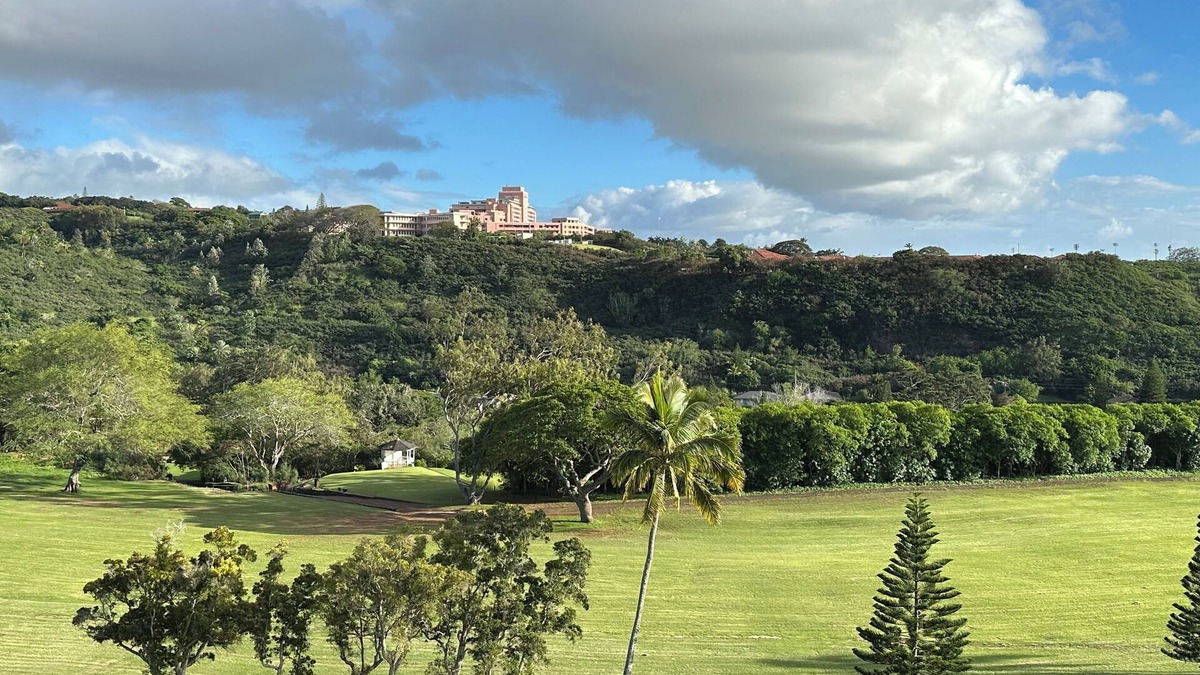 Moanalua House | PANORAMIC GOLF COURSE VIEW HOME "C", MODERN-CLEAN-GATED, NEAR PEARL HARBOR-JBPHH