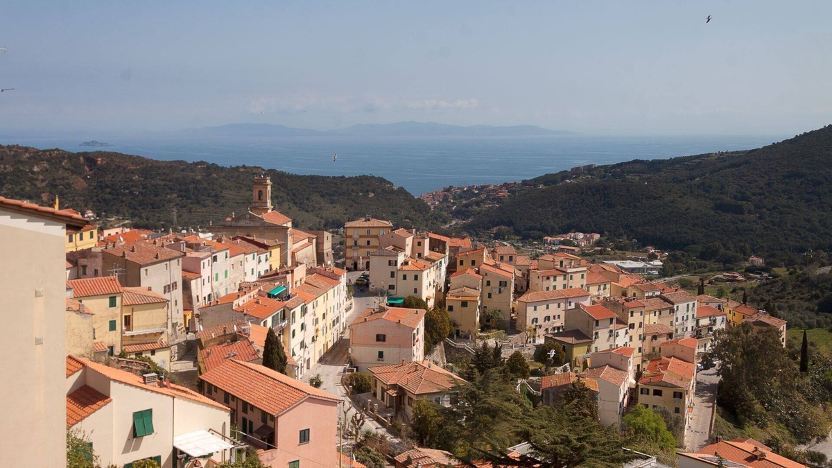 Rio nell'Elba Apartment | Panoramic house on the town of Rio Elba
