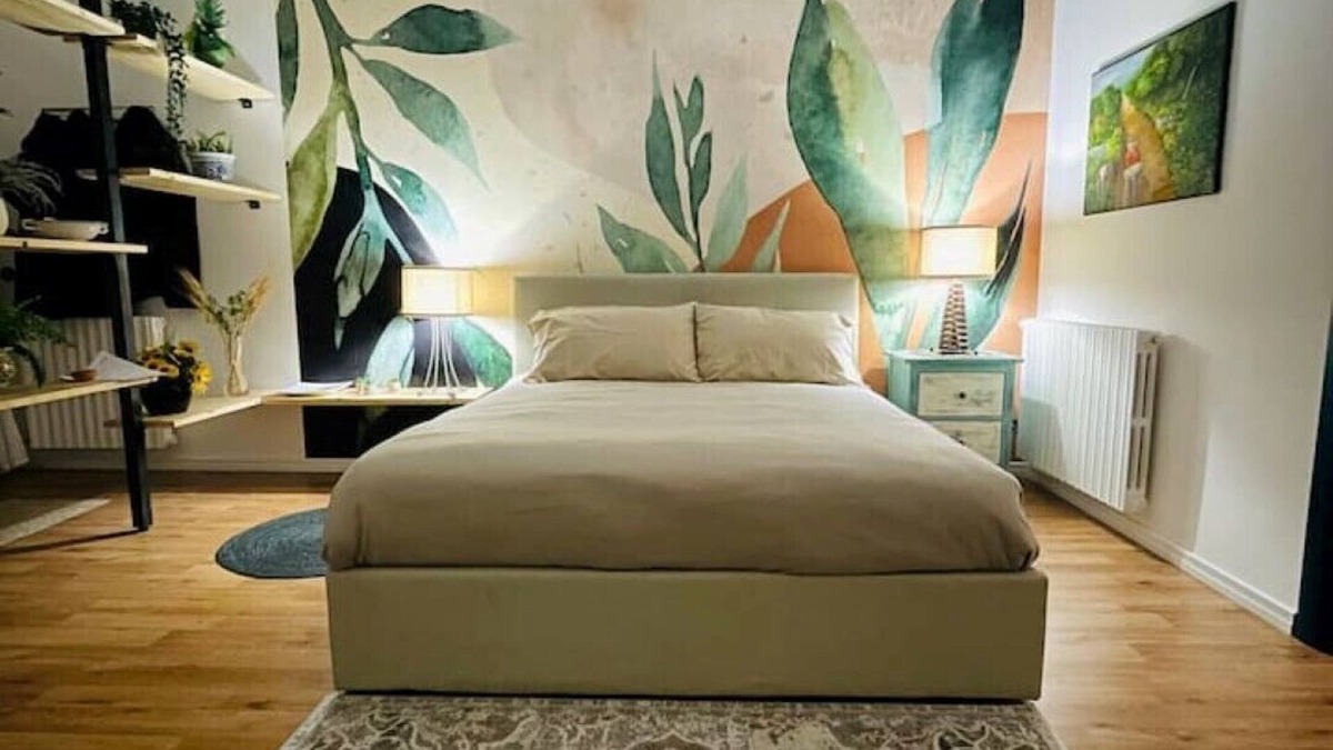Caltagirone Apartment | Panoramic loft in front of villa. Rome Street