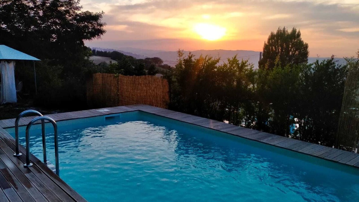 Montelabbate Apartment | Panoramic loft with swimming pool, sea, hills, wifi, relaxation, holidays
