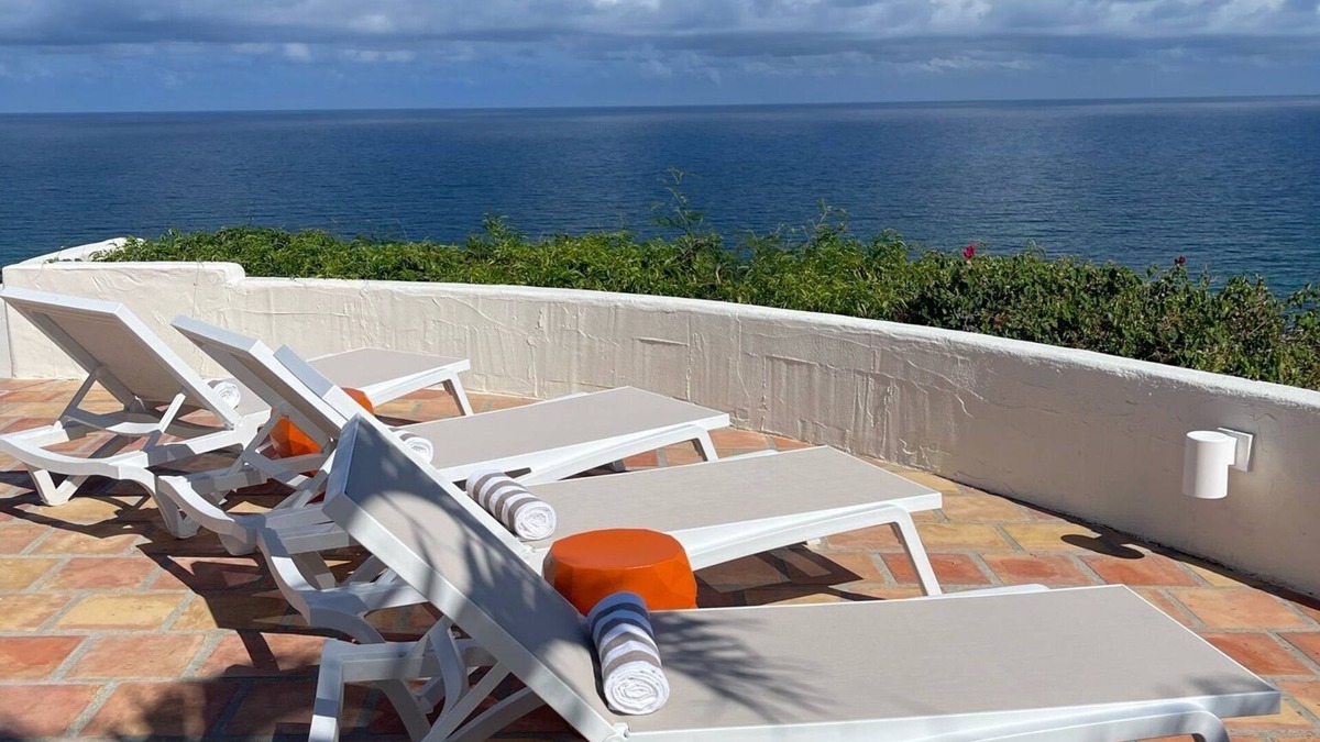 Slob Villa | Panoramic Oceanfront Views in Paradise