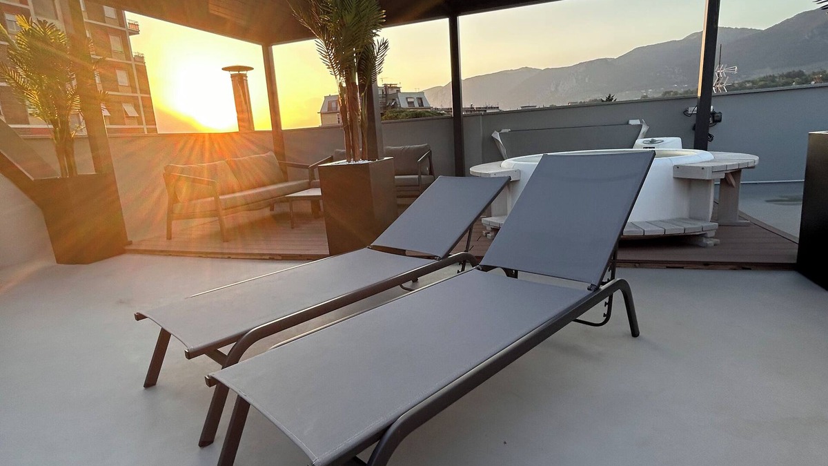 Terni Apartment | PANORAMIC penthouse SUITE