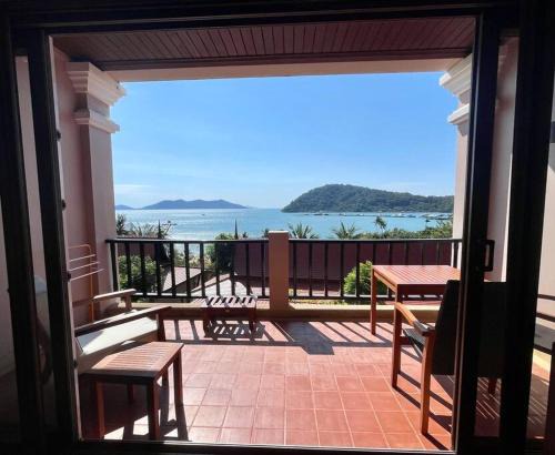 Bang Bao Bay Apartment | Panoramic sea view, 1 bed flat