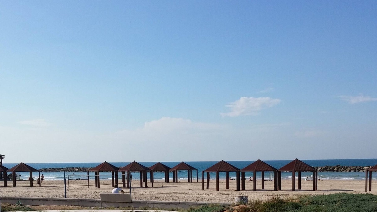 Ashkelon Apartment | Panoramic sea view apartment for 7 people