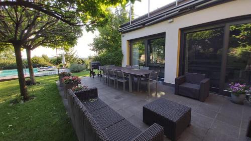Szada Apartment | Panoramic view of Budapest - Aquaréna, eCar option
