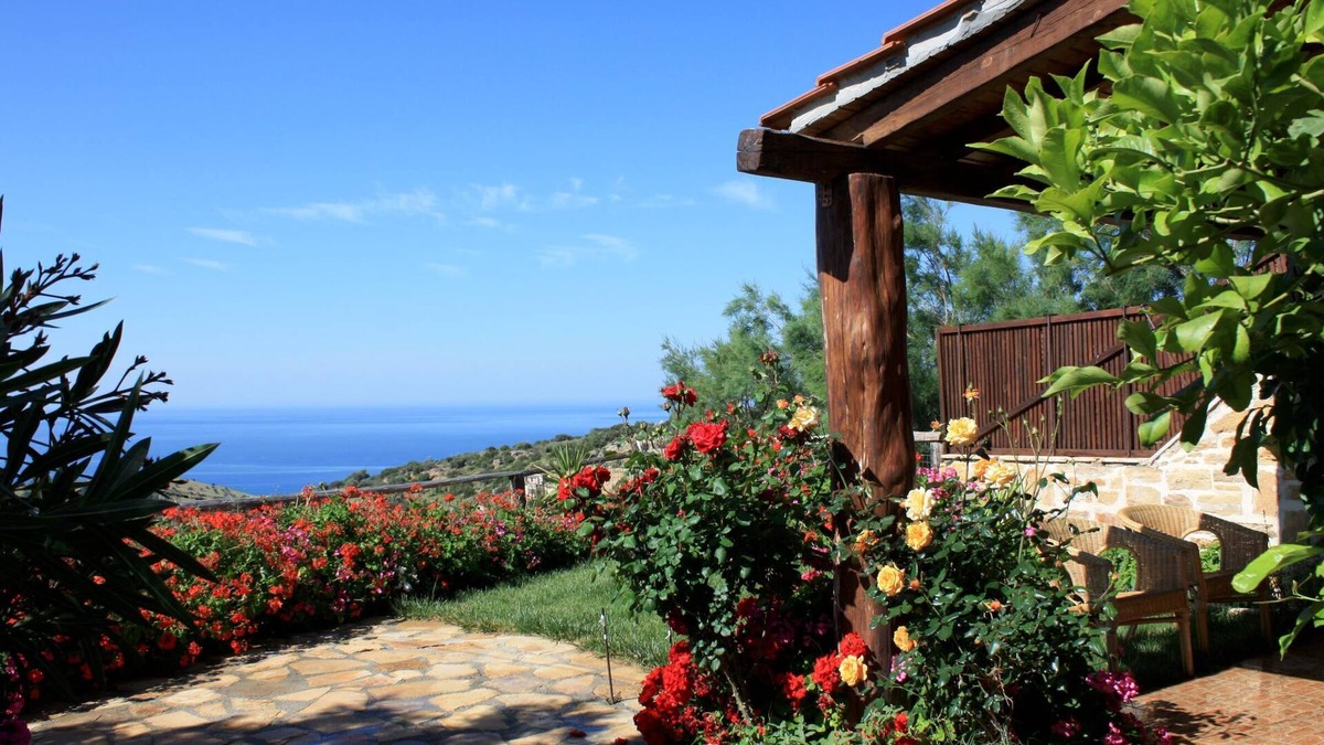 Triopetra House | Panoramic view of the sea, close to the beach, wifi - holiday home Triopetra, Cr