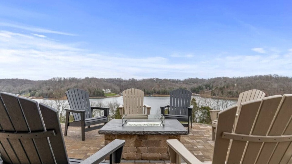 Lynchburg House | Panoramic Views Dock Kayaks SUPs