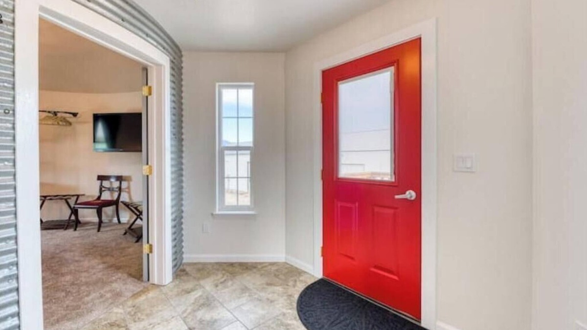 Corvallis House | Panoramic Views & Dog Heaven at The Silo!