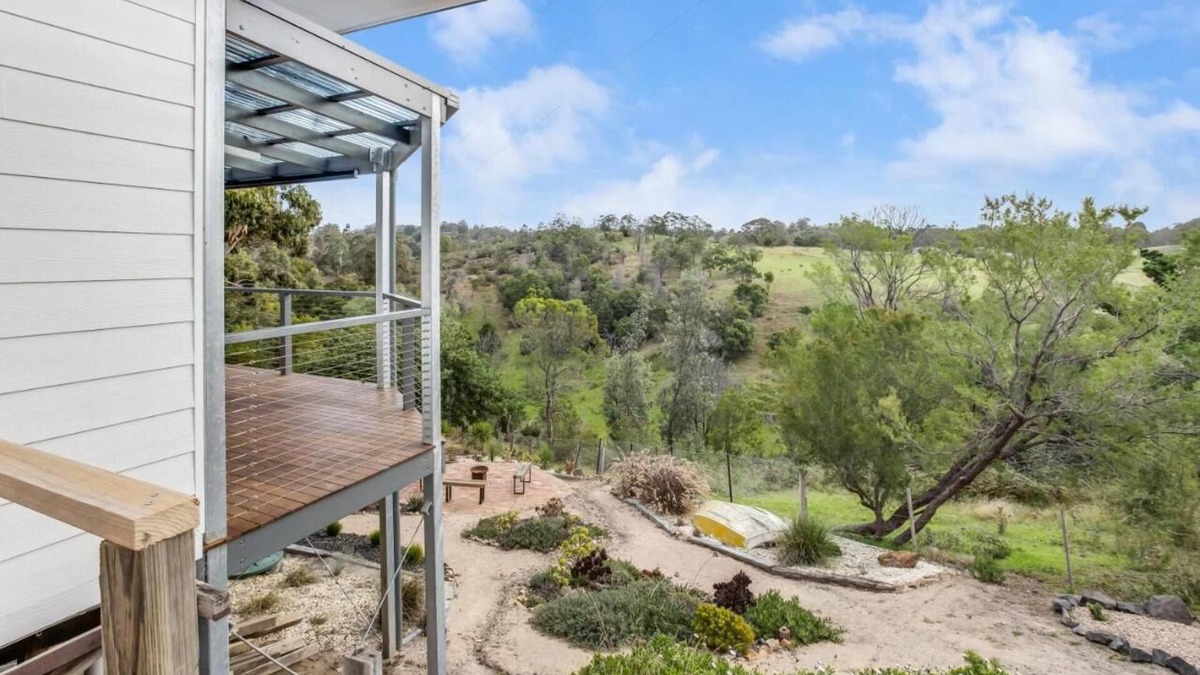 Metung House | Panoramic views of Chinaman’s Creek Valley