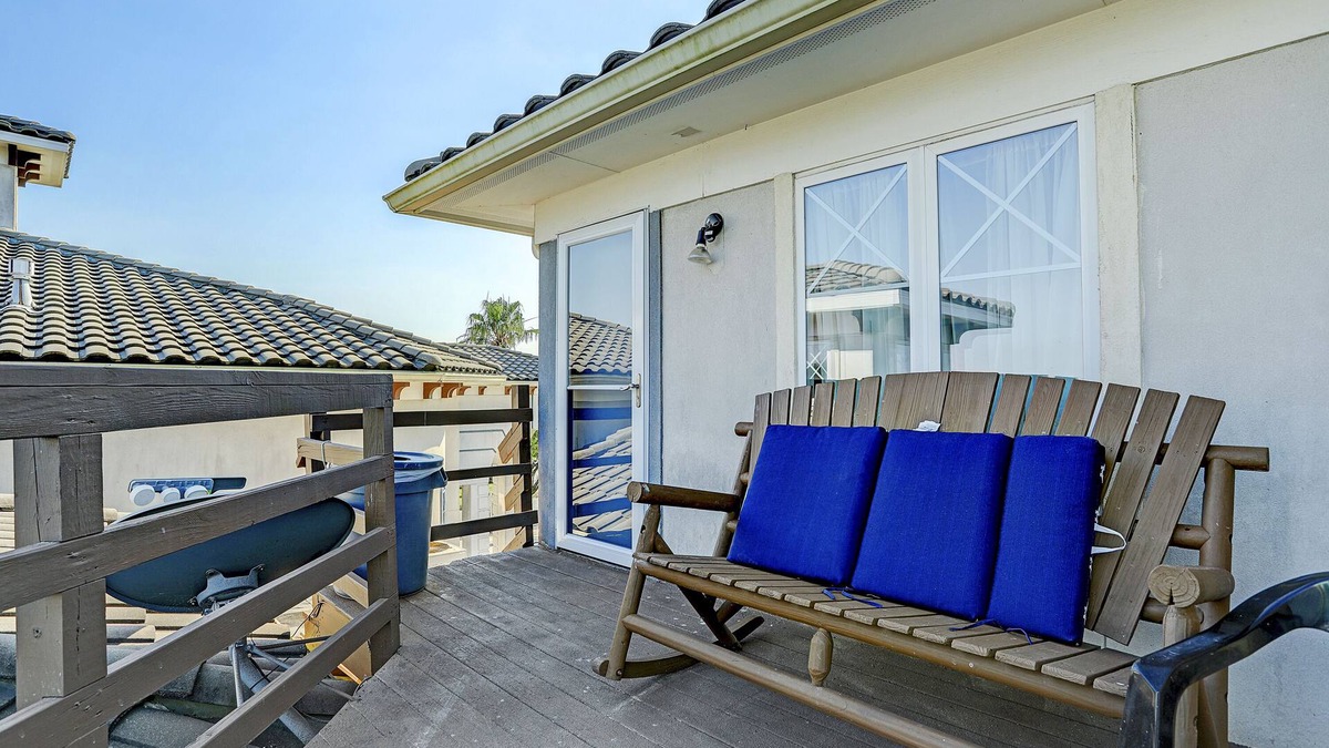 San Leon Apartment | Panoramic views of Galveston Bay!