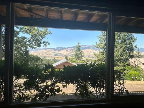 Ashland Apartment | Panoramic Views