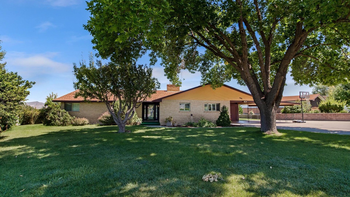 Redlands House | Panoramic Views overlooking the Colorado River Valley