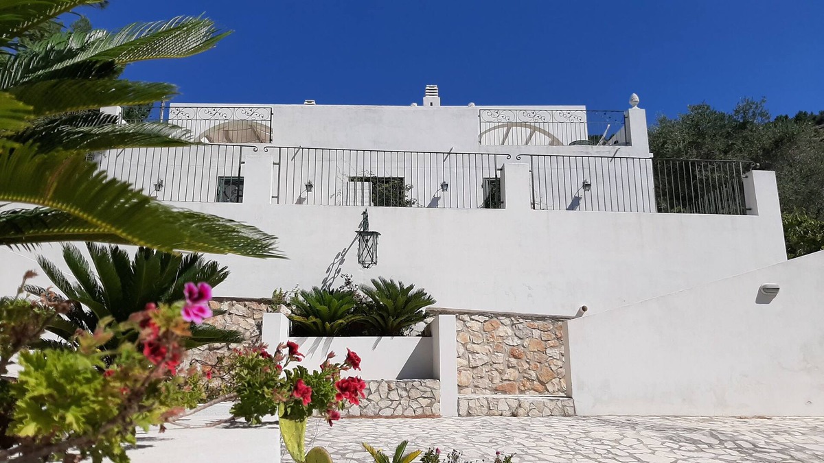 Monte Sant'Angelo Villa | Panoramic Villa on the Gargano