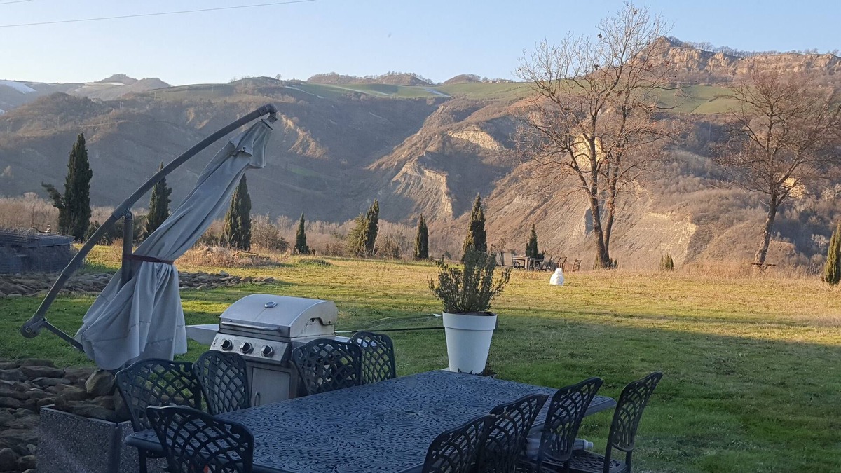 Borgo Tossignano Bed & Breakfast | Panoramic Vistas, Contemporary living & Winelands - 15 minutes from Imola