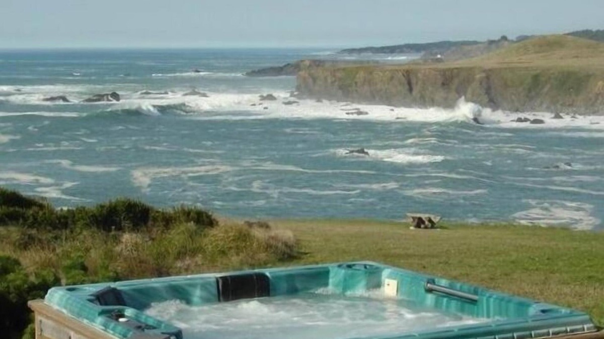 Albion House | Panoramic WhiteWater Oceanfront CliffTop:Headlands/Cove/Ocean Vistas