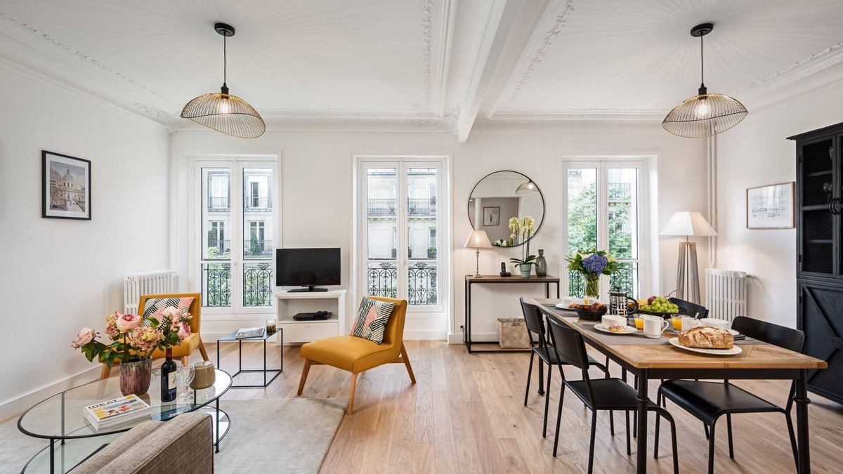 Val-de-Grace Apartment | PANTHEON/LUXEMBOURG GARDENS CHARMING TWO BEDROOM