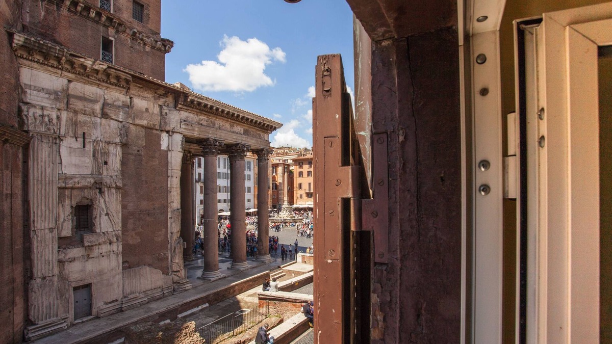 Rome City Centre Apartment | Pantheon view in the heart of Rome