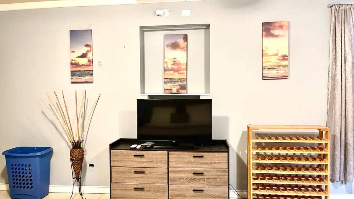 Altona Apartment | Papaya – New Spacious Loft - Sea View - Perfect Location