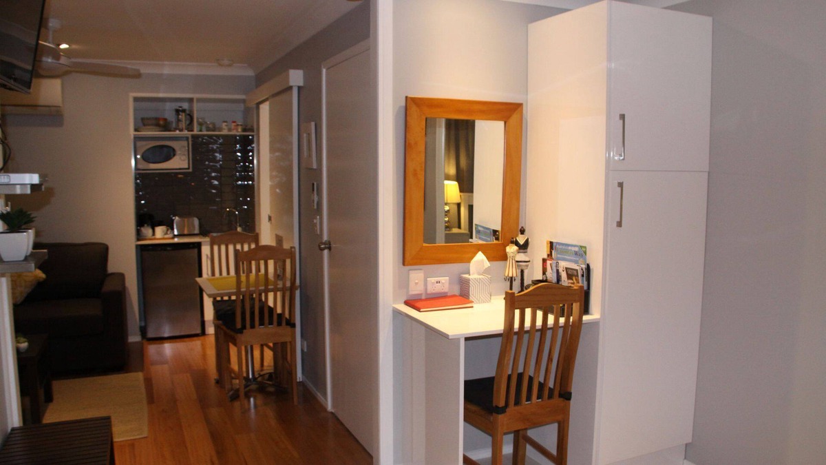 Chapel Hill House | Paperbark Bed & Breakfast
