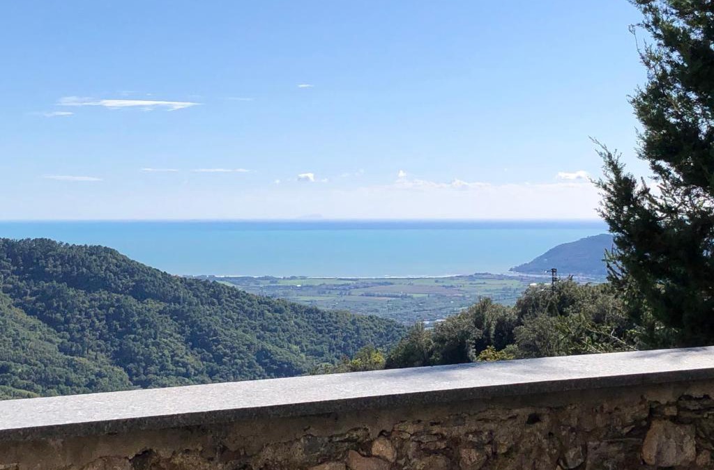 Fosdinovo Apartment | Papiriana la casa del borgo breathtaking sea wiew