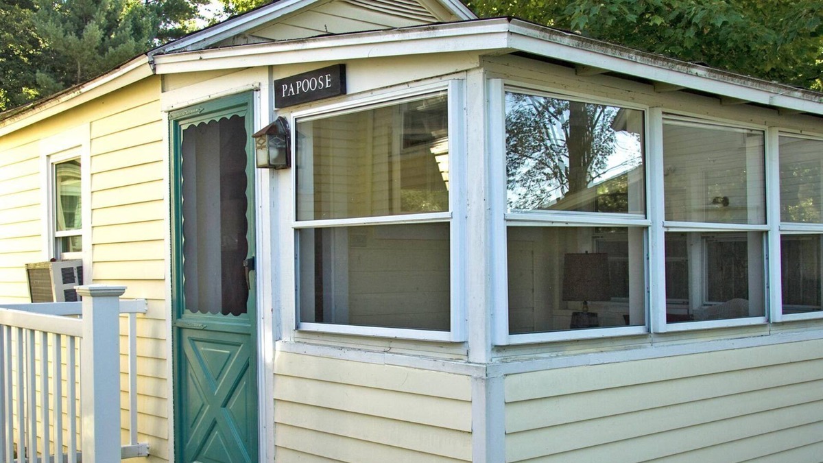 Gilford Cottage | papoose Cozy lakefront rental for two with private beach
