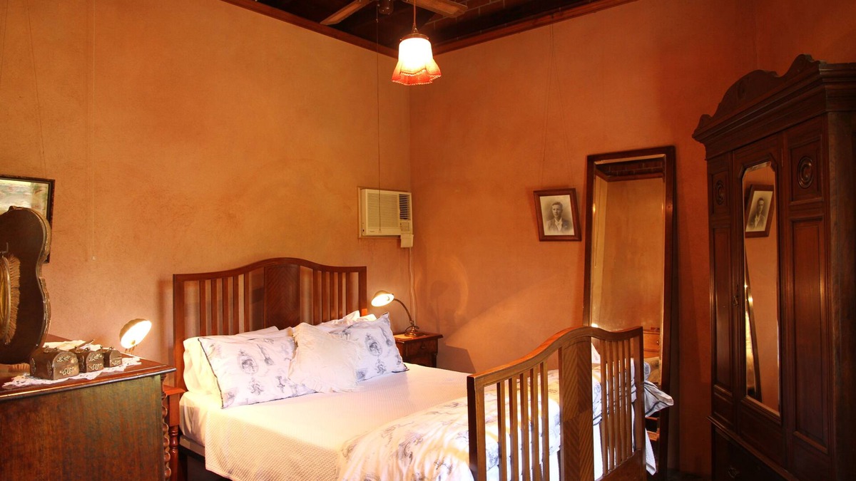 North Adelaide Cottage | Paprika Cottage - Buxton Manor