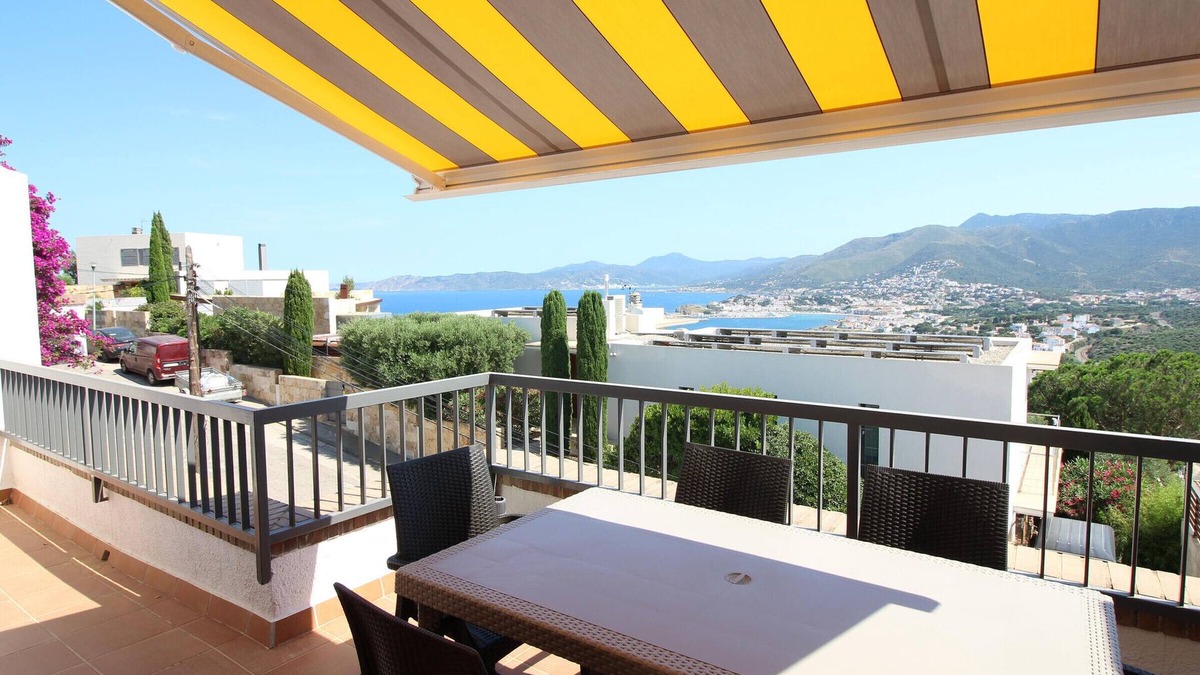 Llanca Apartment | PARADÍS II - Apartament con vistas panorámicas y piscina en Llançà