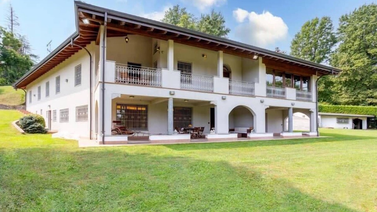 Castelletto Sopra Ticino Villa | PARADISE LODGE