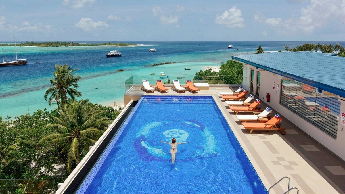 Thulusdhoo Island House | Paradise 4* Hotel - Rooftop Pool - Seaview Room