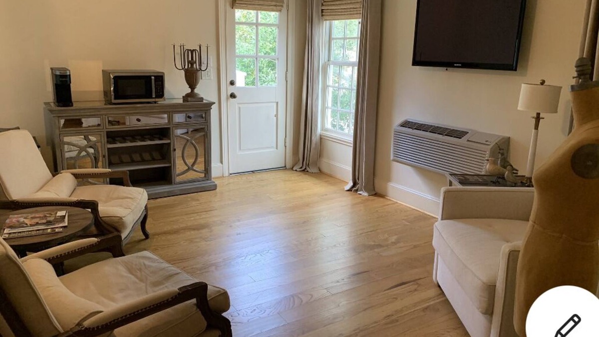 Houston Heights Apartment | Paradise at Houston’s heights is the perfect place to relax.