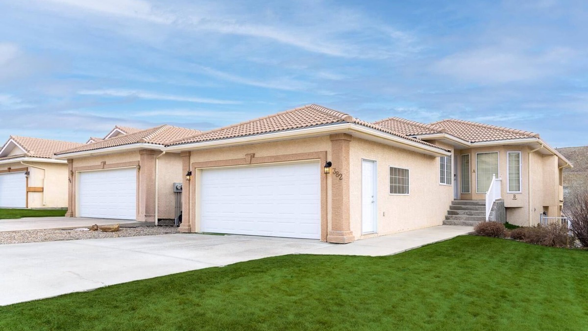 Lethbridge Villa | Paradise Canyon Golf Resort - Signature Villa 382
