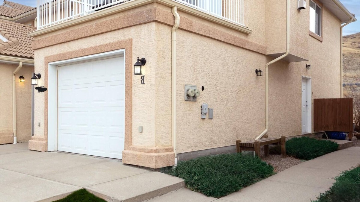 Lethbridge Condo | Paradise Canyon Golf Resort - Luxury Condo M401