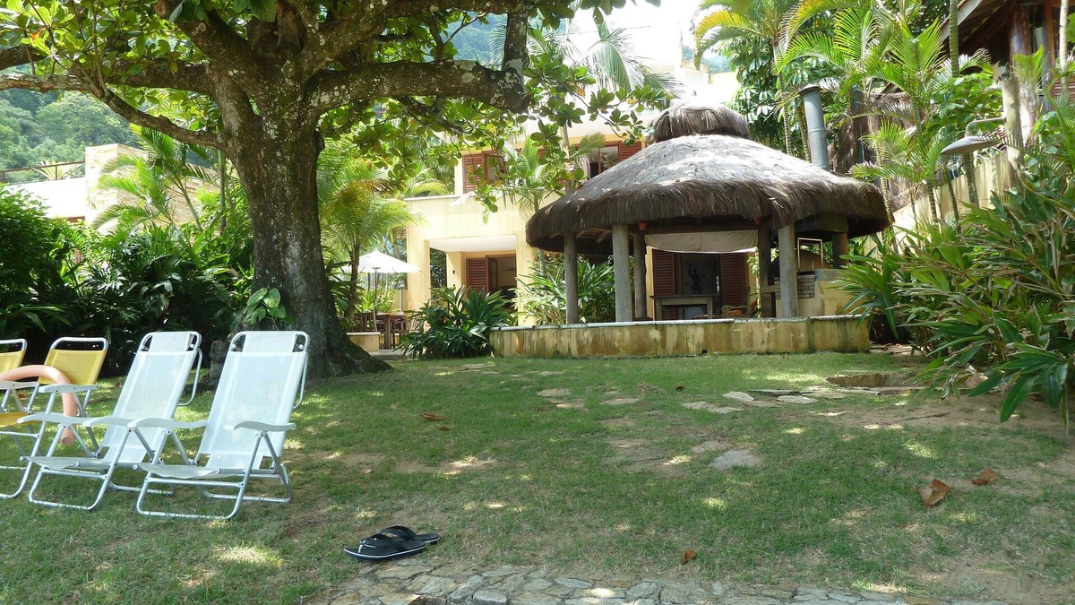 Toque Toque House | Paradise Foot-in-Sand Water Front with 16 beds