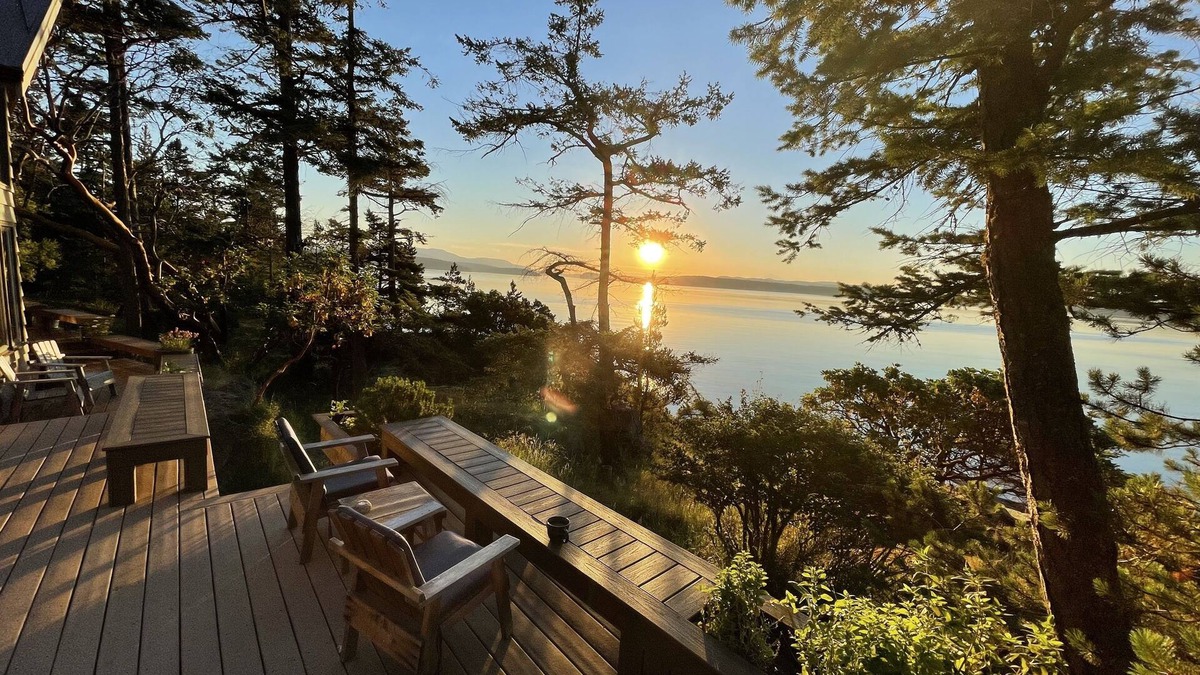 Friday Harbor House | Paradise found at the water’s edge on San Juan Island