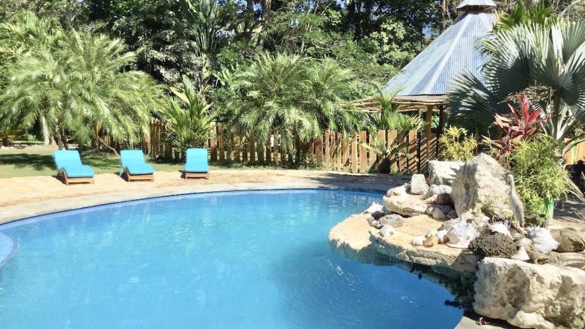 Cabuya House | Paradise Garden House NEAR BEACH w/pool