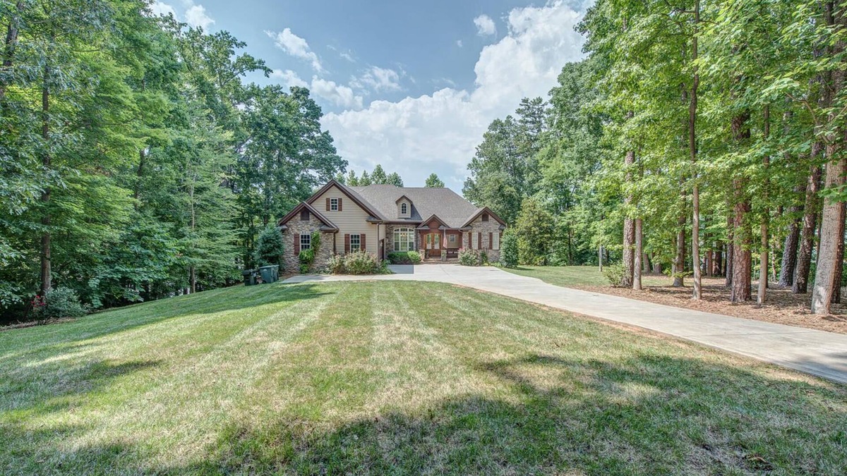 Belmont House | Paradise in front of the lake
