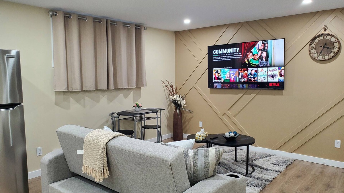 Saskatoon House | Paradise in the Meadows