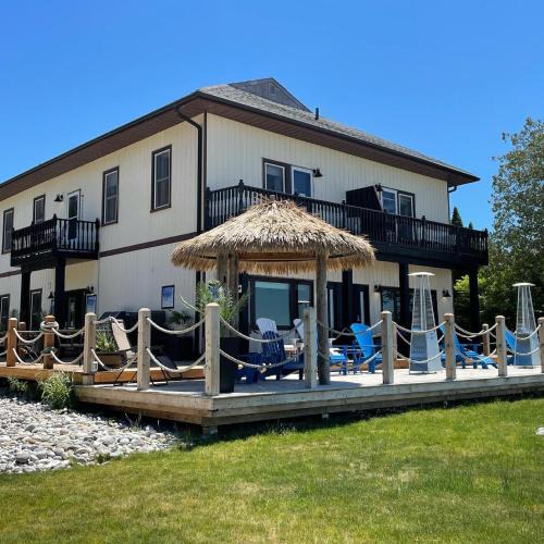 Port Elgin Hotel | Paradise Inn On the Beach