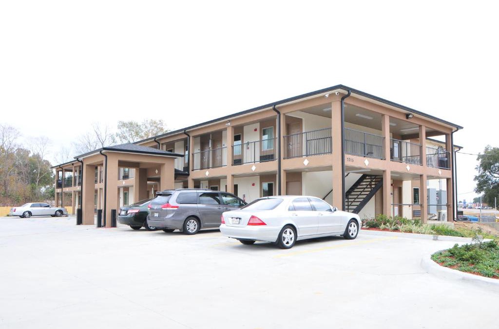 Baton Rouge Hotel | Paradise Inn & Suites