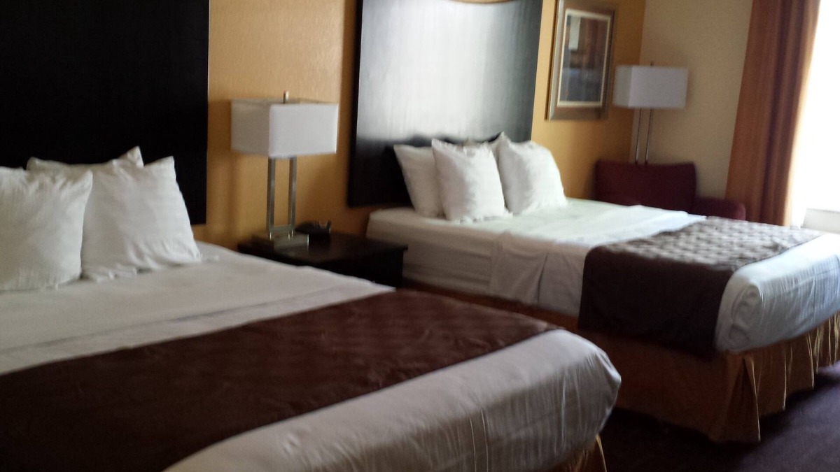 Towanda Hotel | Paradise Inn & Suites