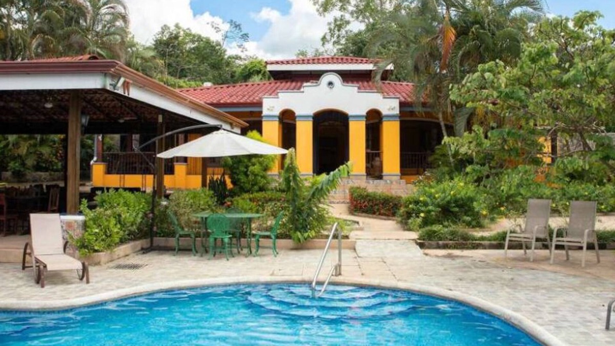 Coyolar Villa | Paradise just outside San Jose! 6-bedroom fully equipped Villa with AC, WiFi.