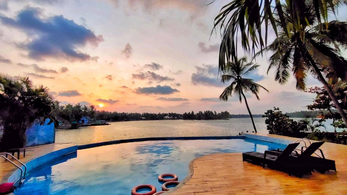 Tonse West Hotel | Paradise Lagoon