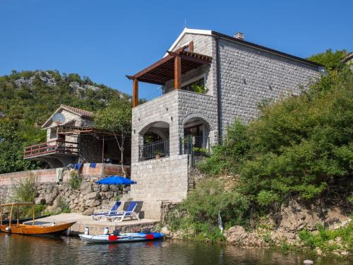 Karuc House | "Paradise Lake House" at National Park Skadar Lake