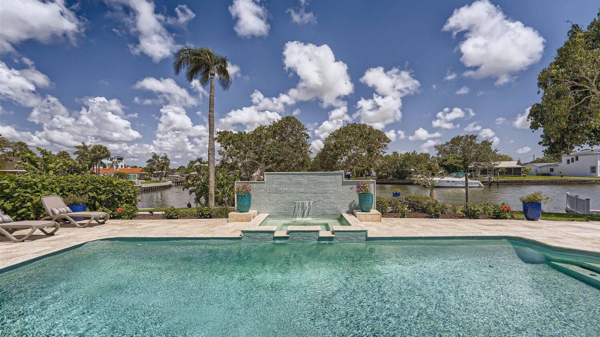 Harbor Hills House | Paradise Living on a Stunning Waterfront Home. Minutes from Belleair Beach.