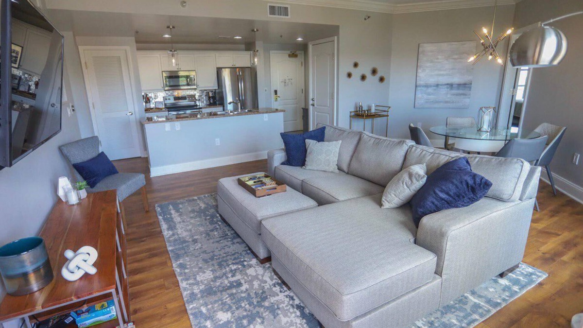 South Shore Condo | ★ Paradise. Modern. Lake View. Free 200 Dollar Gift Card