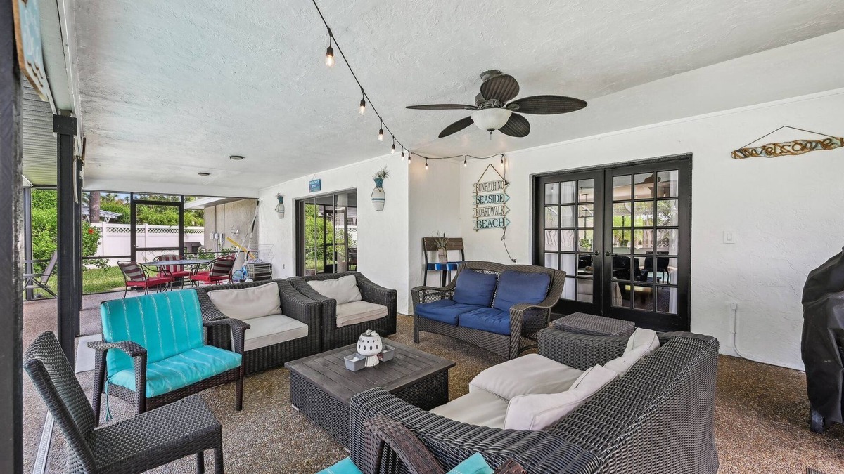Trailer Estates House | Paradise Near IMG, AMI, SRQ - Heated Pool