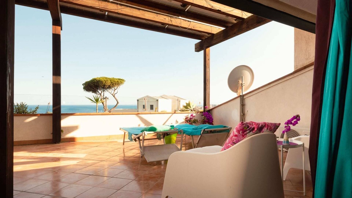 Picanello-Ognina-Barriera-Canalicchio Villa | Paradise Oasis: 400sqm Townhouse, Pool & Seaview