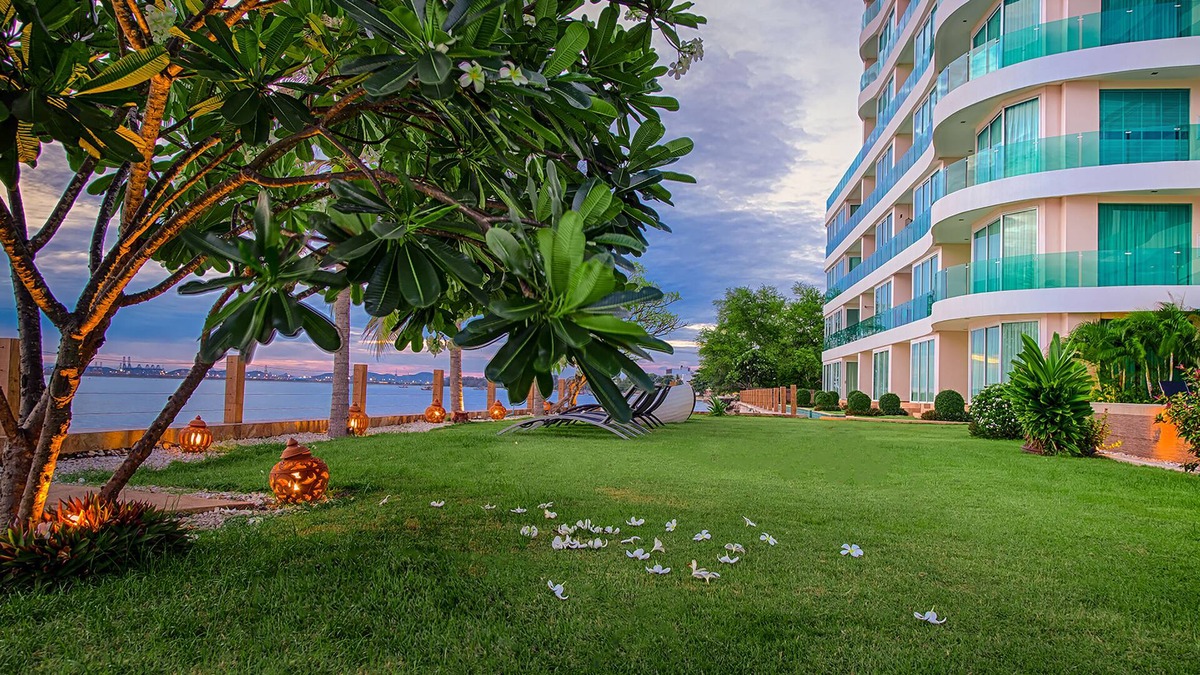 Bang Lamung Apartment | Paradise Ocean View Beach Front Condominium In Pattaya