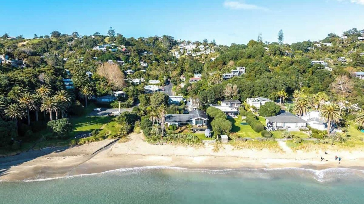 Palm Beach House | Paradise on Palm | Stay Waiheke